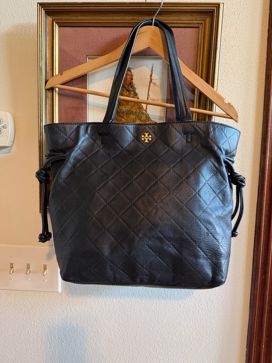 Tory Burch Handbags - Tory Burch Quilted Black Leather Tote with Gold Logo